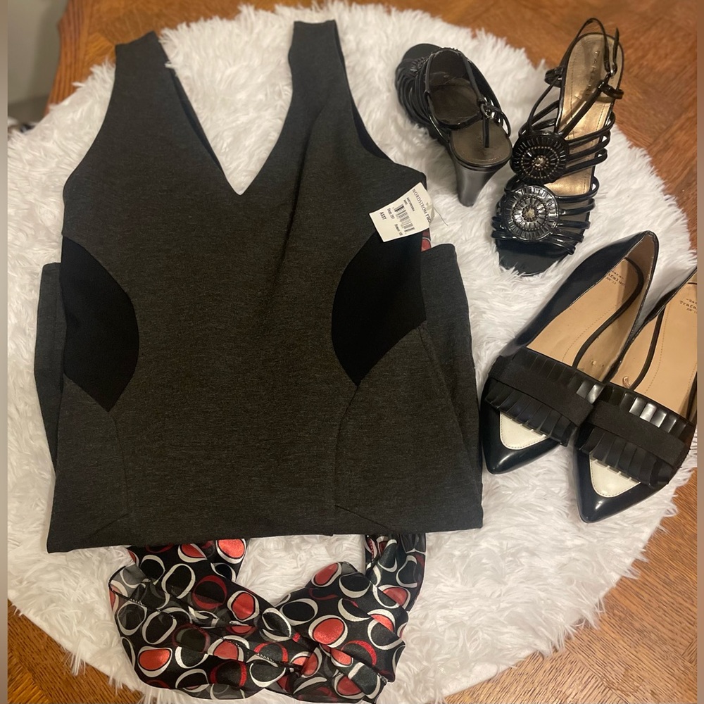 Bundle of 4 items 2 pairs of shoes NWT Dress size L long scarf (Blk, white, red